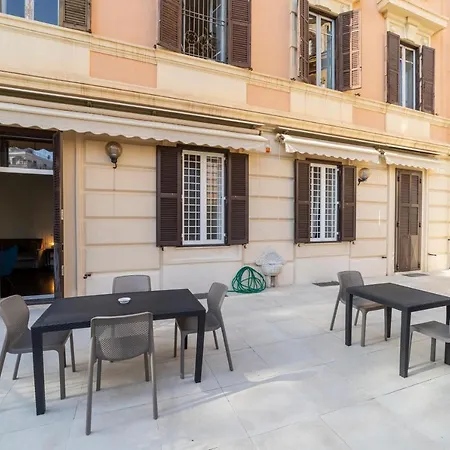 Apartment Domus Aurea And *