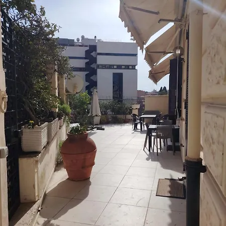 Domus Aurea And Apartman