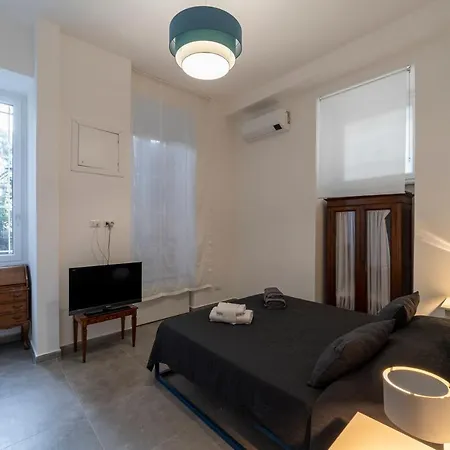 Domus Aurea And דירה *