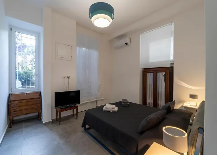 Domus Aurea And דירה *